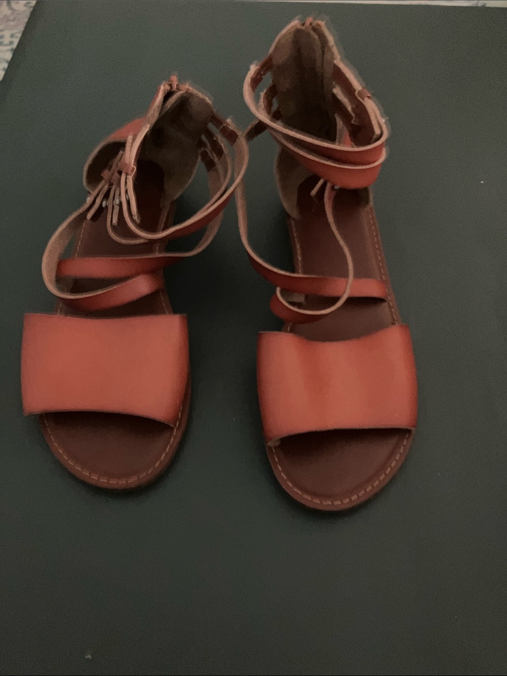 American Eagle Outfitters Women's Strappy Flat Sandals in Cognac